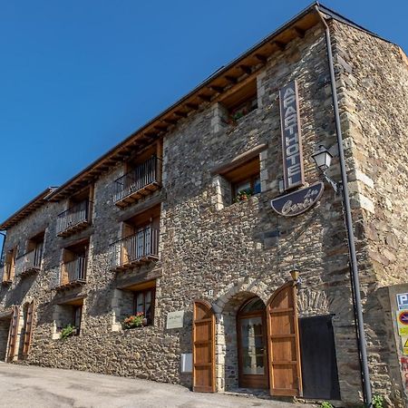 Aparthotel Les Corts Llivia Dış mekan fotoğraf