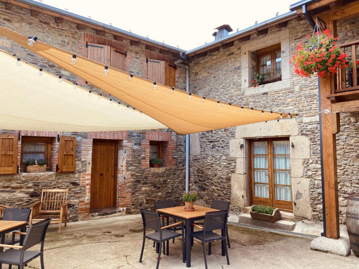 Aparthotel Les Corts Llivia Dış mekan fotoğraf