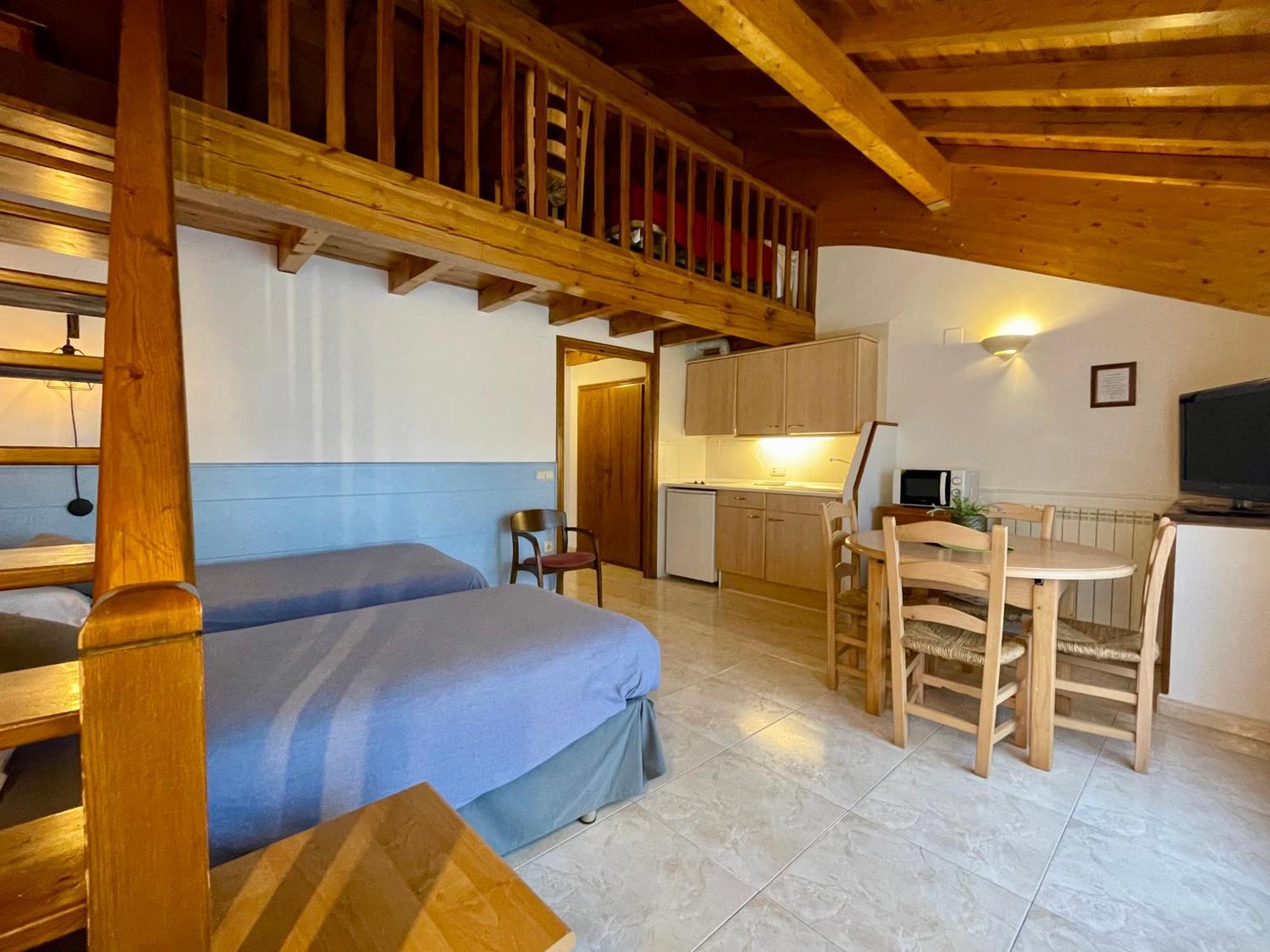 Aparthotel Les Corts Llivia Dış mekan fotoğraf