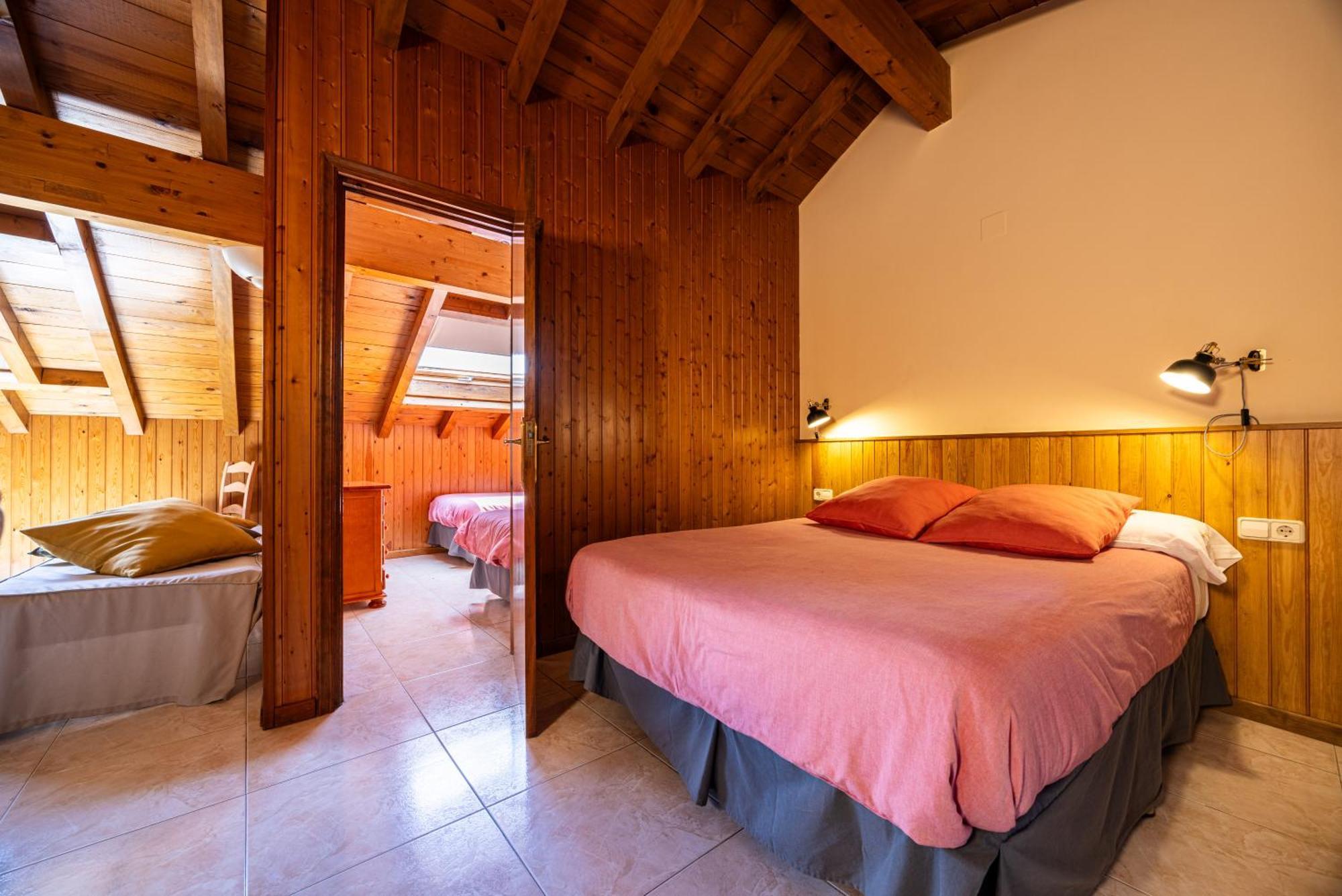 Aparthotel Les Corts Llivia Dış mekan fotoğraf