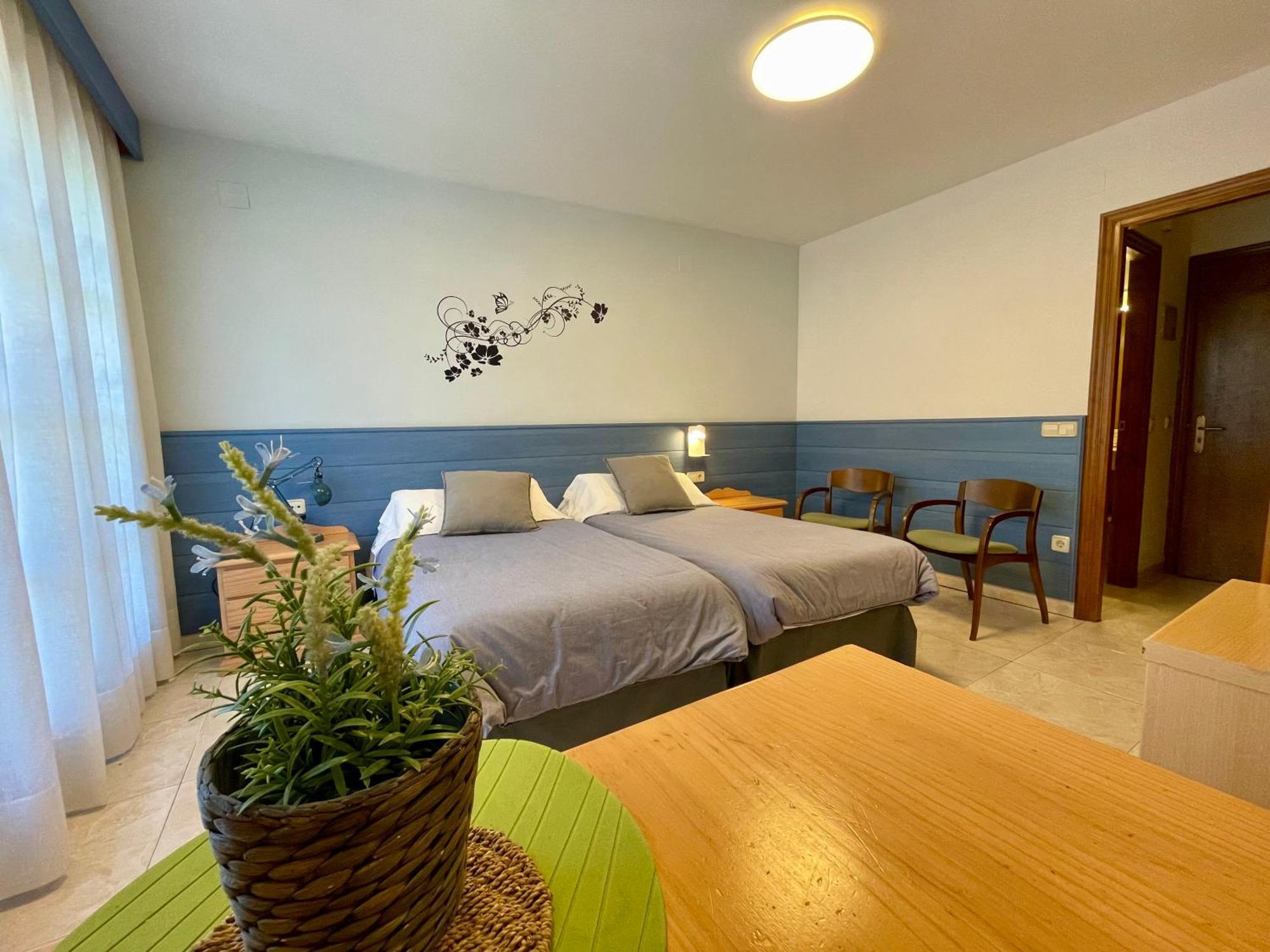 Aparthotel Les Corts Llivia Dış mekan fotoğraf